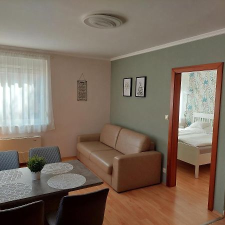 Elek Apartmanhaz Hajdúszoboszló Eksteriør billede