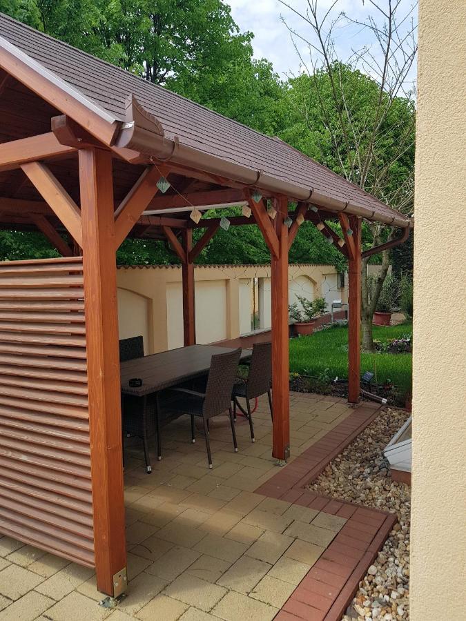 Elek Apartmanhaz Hajdúszoboszló Eksteriør billede