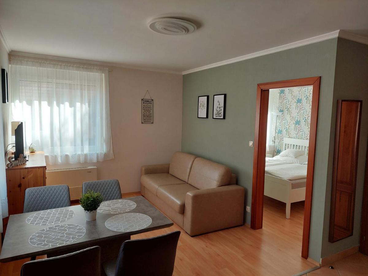 Elek Apartmanhaz Hajdúszoboszló Eksteriør billede